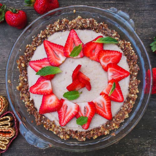 Recipe for Vegan Raw Seasonal Fruit Tart with Cashew Cream