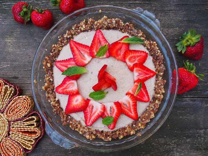 Recipe for Vegan Raw Seasonal Fruit Tart with Cashew Cream